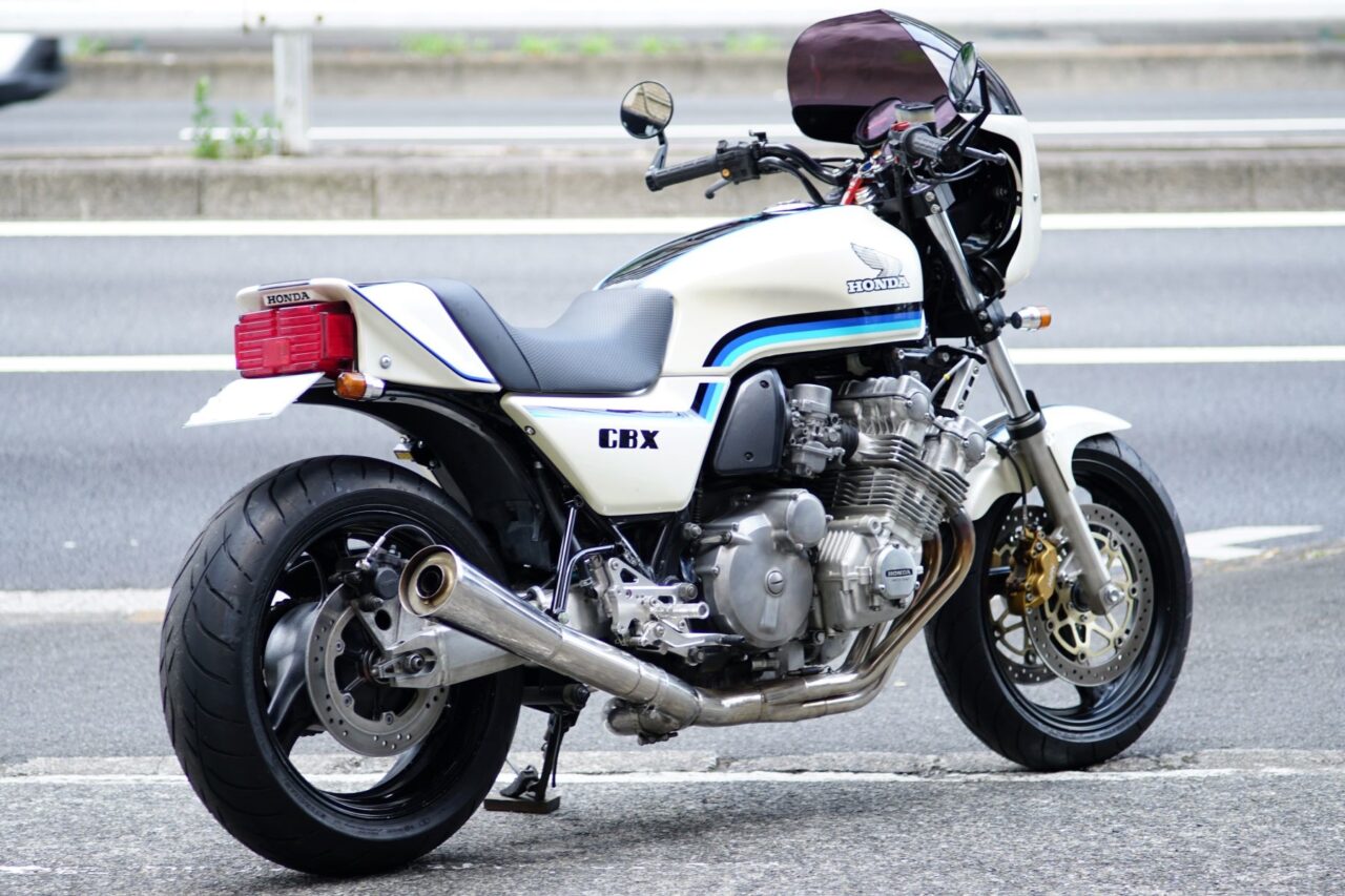 Cbx Hy Custom Remotion