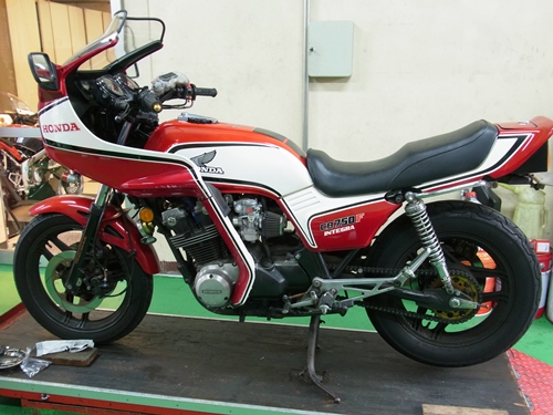 CB750F スイングアーム変更 – Remotion