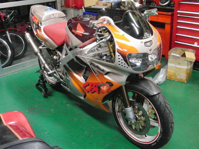 ＣＢＲ９００ＲＲの足廻りリフレッシュ – Remotion