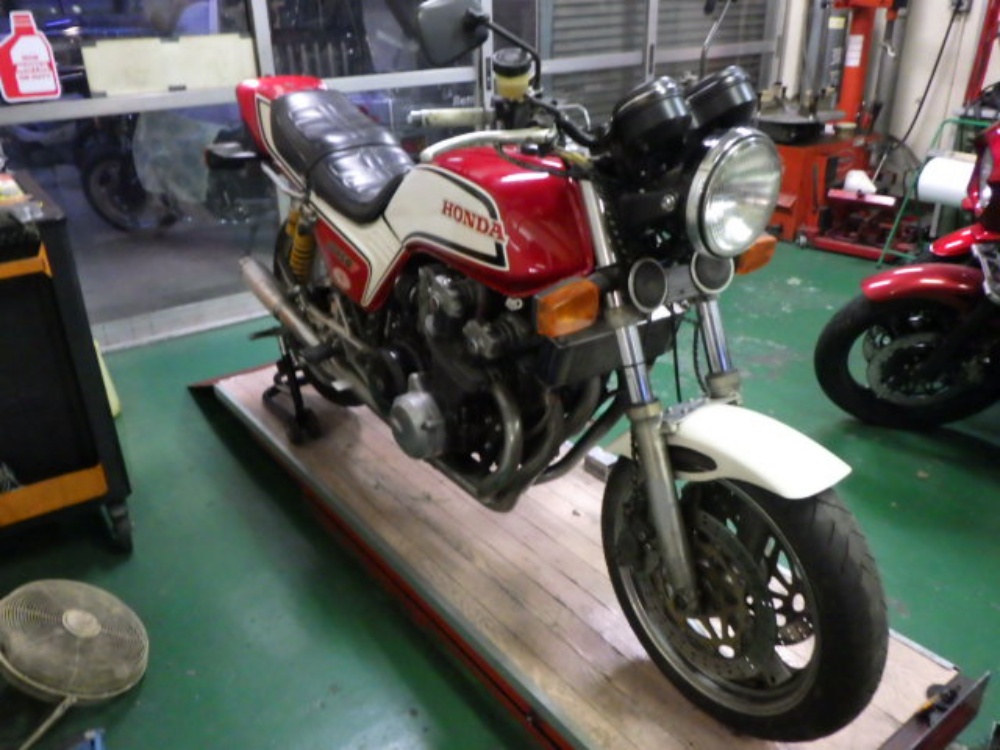 CB750F Custom – Remotion